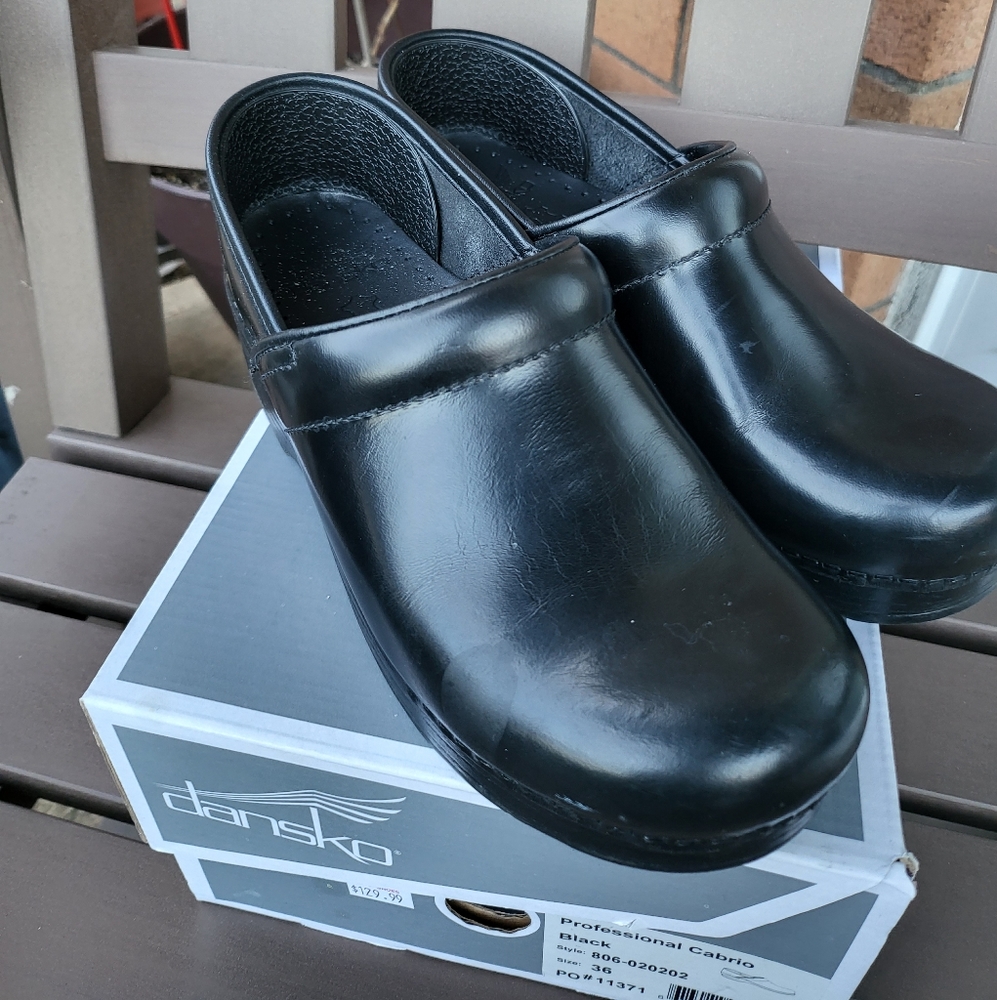 Dansko clogs - Picture 3 of 9